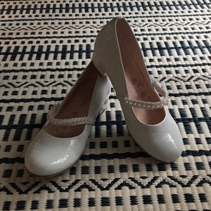 Girls Size 1 summer shoes